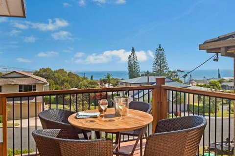 BonniEscape - Darwin Holiday 6