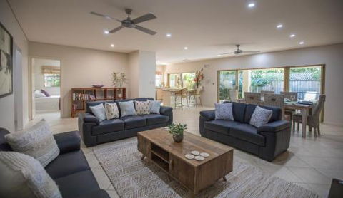 6 Beachside - Darwin Holiday 0