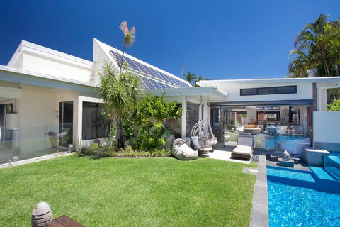 Stylish Luxury Home To Fit The Whole Family - Darwin Holiday 5