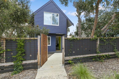 Liokai - Darwin Holiday 5