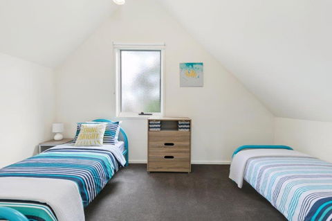 Liokai - Darwin Holiday 1