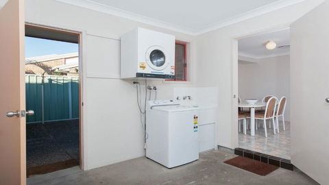 Peaceful Quiet & So Close To The Beach! - Darwin Holiday 5