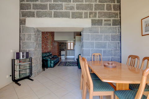 Docks At The Mill - Darwin Holiday 4