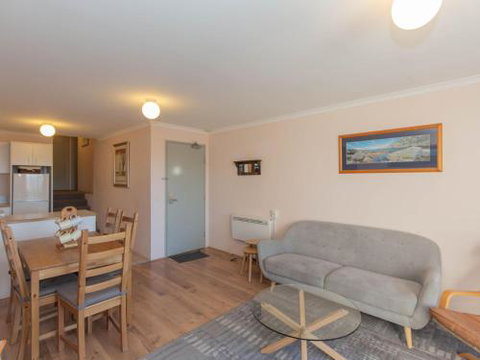 Cascades 13 / 3 Kurrajong Street - Darwin Holiday 5