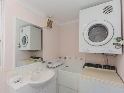 Cascades 13 / 3 Kurrajong Street - Darwin Holiday 3