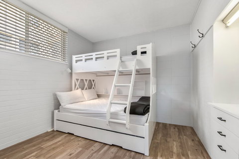 Sea-Hi Beachside Apartment - Darwin Holiday 1