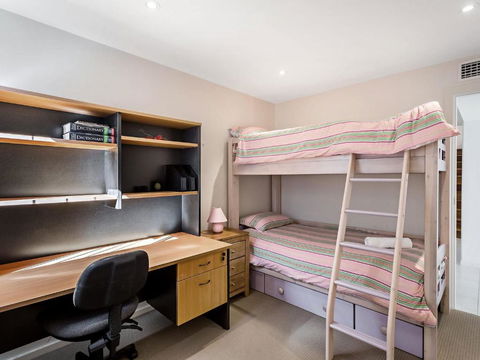 Bay View At 39 Thurlow Walk To Dutchies Beach - Darwin Holiday 1