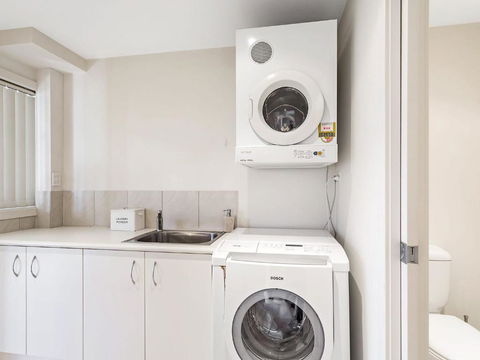 Bay View At 39 Thurlow Walk To Dutchies Beach - Darwin Holiday 3