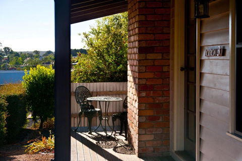 Circa Red London Daylesford - Darwin Holiday 1