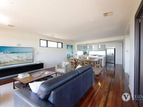 Seaview Stunning Bay Views! - Darwin Holiday 5