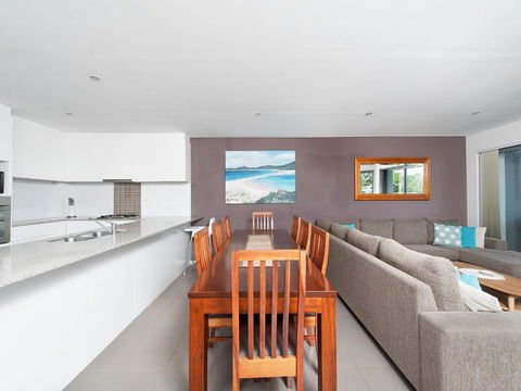 Barefoot Bliss At Fingal Bay - Darwin Holiday 6