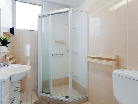 2 Little Hut 20 Kurrawa Close Stunning Water Views Of Little Beach - Darwin Holiday 6