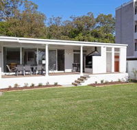 3 Lillian Street fantastic house so close to the water - Darwin Holiday