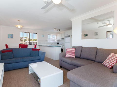 12 Intrepid 3 Intrepid Close Right On The Beachfront - Darwin Holiday 2