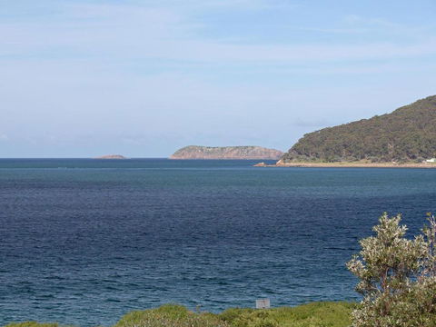 12 Intrepid 3 Intrepid Close Right On The Beachfront - Darwin Holiday 4