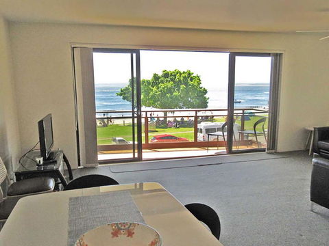 3 Collendina 19 Kurrawa Close Position & Water Views WOW - Darwin Holiday 5
