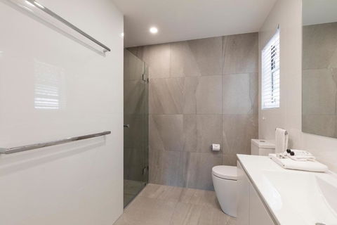 Location Location Sunshine Beach - Darwin Holiday 2