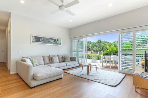 Location Location Sunshine Beach - Darwin Holiday 4