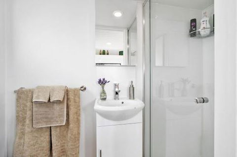 TINY HOME......BIG Views - Darwin Holiday 3