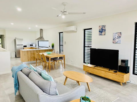 DAYDREAMING Airlie Beach Water Views & Only 200m To Boardwalk. - Darwin Holiday 1