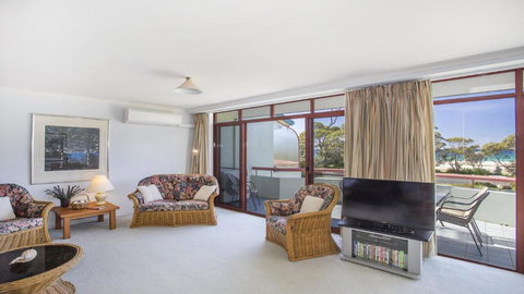 Fathoms 17 Mollymook ALL LINEN PROVIDED - Darwin Holiday 3