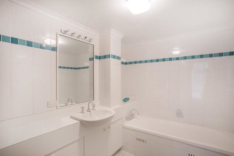 Fathoms 9 Mollymook - Darwin Holiday 6