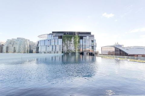 Luxurious Apartment At St. Kilda Free Parking Netflix Wine WiFi Spotify - Darwin Holiday 4