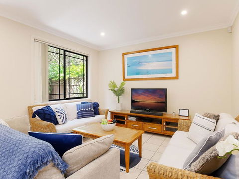2 / 11a Christmas Bush Avenue Fantastic Townhouse Close To Dutchies Beach - Darwin Holiday 6