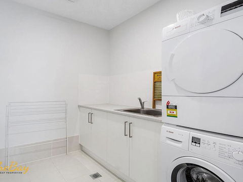 Pacific Paradise No.28 Anna Bay - Darwin Holiday 4