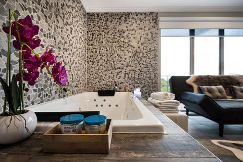 Tully Daylesford - Darwin Holiday 6