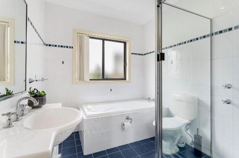 Resthaven In The Heart Of Shoal Bay - Darwin Holiday 1