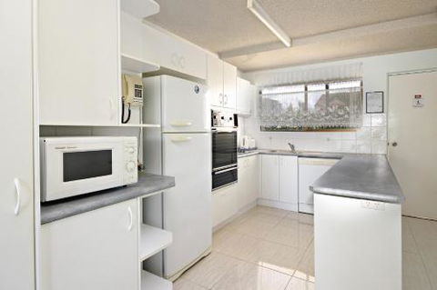 Lowanna Unit 10 24 Bulcock Beach Esplanade Bulcock Beach - Darwin Holiday 2