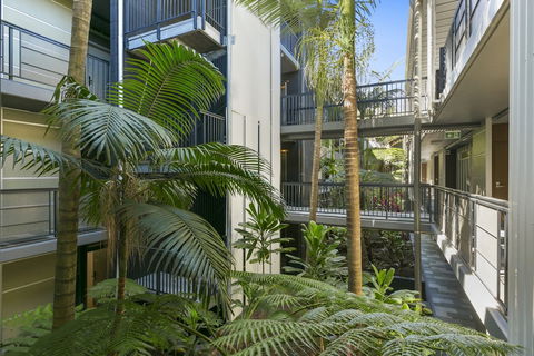 Footsteps To The Heart Of Noosa And A View! - Darwin Holiday 1