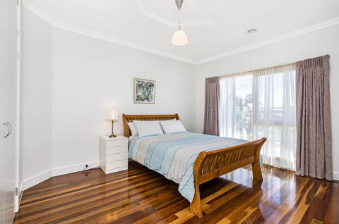 Linsdale - Darwin Holiday 3