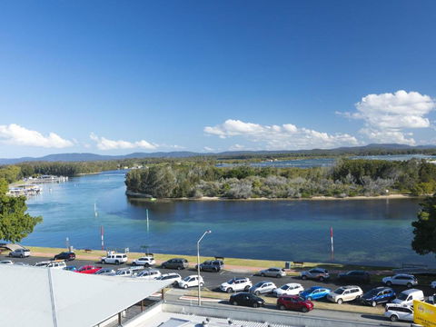 Forster Towers 54 With Lake & Ocean Views - Darwin Holiday 6