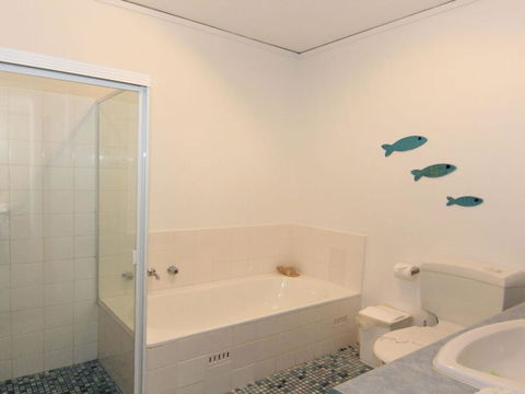 Oceanic 28 On The Beach! - Darwin Holiday 1