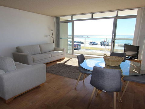 Oceanic 3 On The Beach! - Darwin Holiday 3