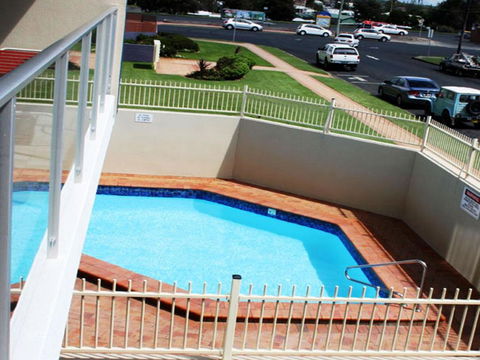 Oceanic 3 On The Beach! - Darwin Holiday 5