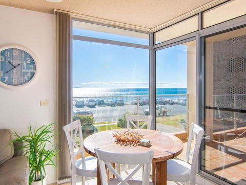 Oceanic 1 On Forster Main Beach! - Darwin Holiday 6