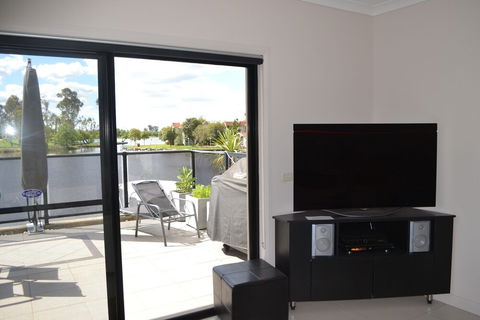 Cypress Drive Townhouse - Darwin Holiday 0