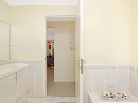 Pet Friendly Beach Home - Darwin Holiday 1