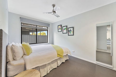 Lake Escape On Pool Avenue - Darwin Holiday 0