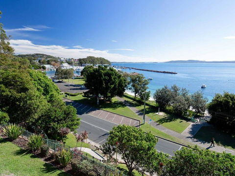 1 Kiah 53 Victoria Parade Stunning Views Wifi Aircon Just Across The Road To The Water - Darwin Holiday 1
