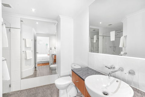 Belle Escapes - Sapphire Suite Absolute Beachfront Alamanda Resort 17 - Darwin Holiday 6