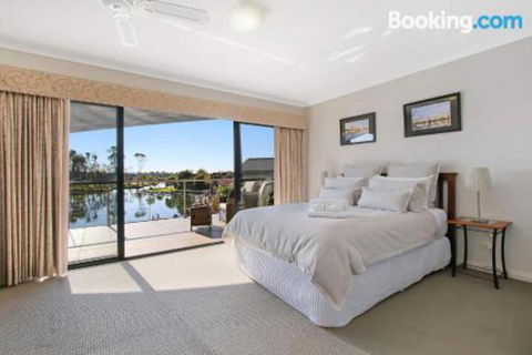 Cypress Townhouse 23 Suite - Darwin Holiday 6