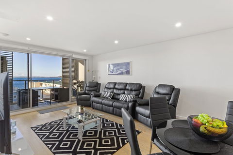 The Shoal Apartments Unit 410 / 4 8 Bullecourt Street - Darwin Holiday 3