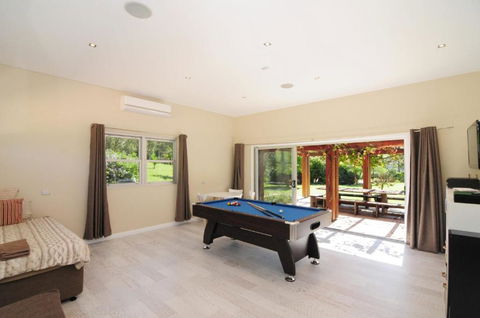 Bottlebrush Lodge Great Views & A Pool! - Darwin Holiday 6