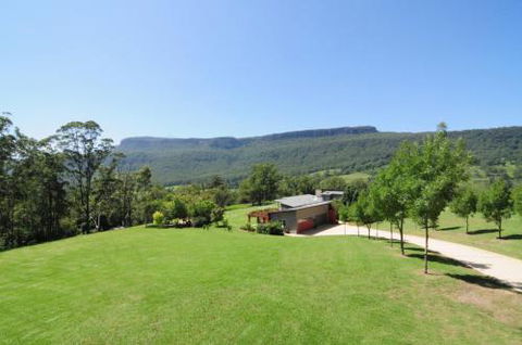 Bottlebrush Lodge Great Views & A Pool! - Darwin Holiday 3