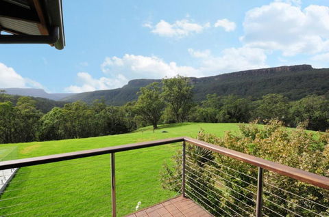 Bottlebrush Lodge Great Views & A Pool! - Darwin Holiday 1