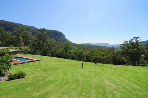 Bottlebrush Lodge Great Views & A Pool! - Darwin Holiday 5